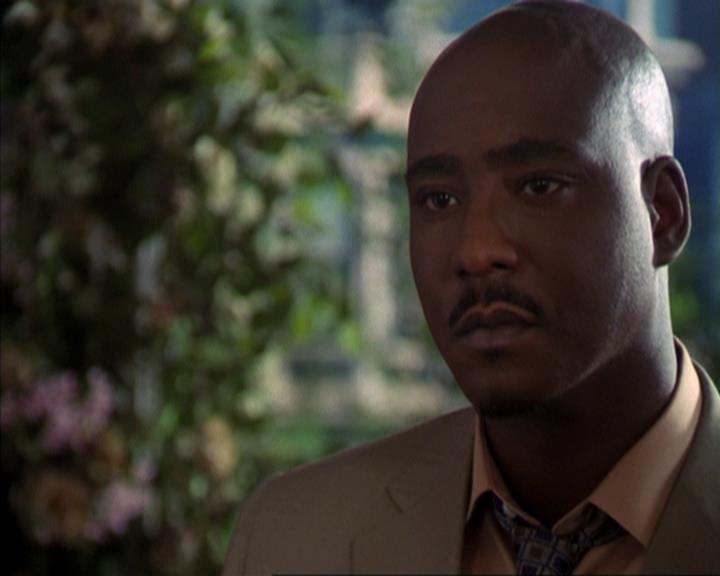 Charmed-Online-dot-316DeathTakesAHalliwell0372.jpg Charmed-Online-dot-316DeathTakesAHalliwell0372.jpg