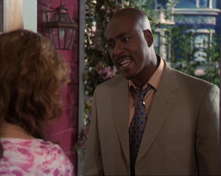 Charmed-Online-dot-316DeathTakesAHalliwell0388.jpg Charmed-Online-dot-316DeathTakesAHalliwell0388.jpg