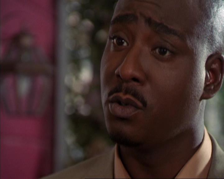 Charmed-Online-dot-316DeathTakesAHalliwell0405.jpg Charmed-Online-dot-316DeathTakesAHalliwell0405.jpg