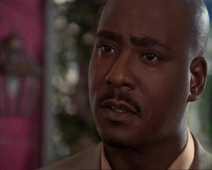 Charmed-Online-dot-316DeathTakesAHalliwell0412.jpg Charmed-Online-dot-316DeathTakesAHalliwell0412.jpg