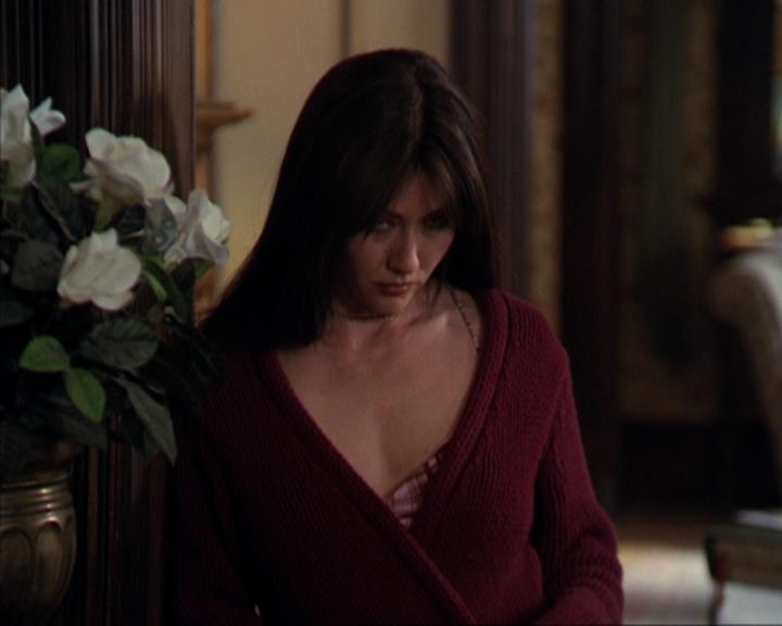 Charmed-Online-dot-316DeathTakesAHalliwell0426.jpg