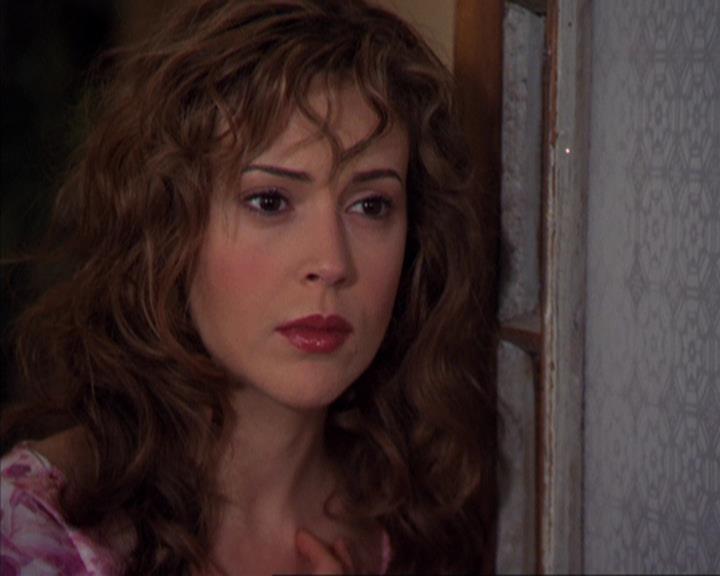 Charmed-Online-dot-316DeathTakesAHalliwell0429.jpg Charmed-Online-dot-316DeathTakesAHalliwell0429.jpg