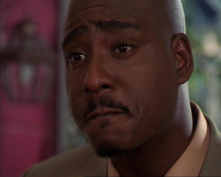 Charmed-Online-dot-316DeathTakesAHalliwell0448.jpg Charmed-Online-dot-316DeathTakesAHalliwell0448.jpg