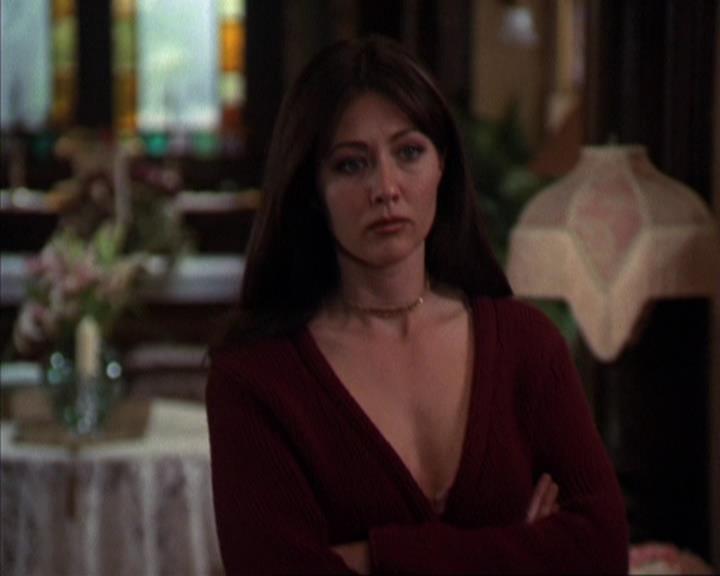 Charmed-Online-dot-316DeathTakesAHalliwell0458.jpg