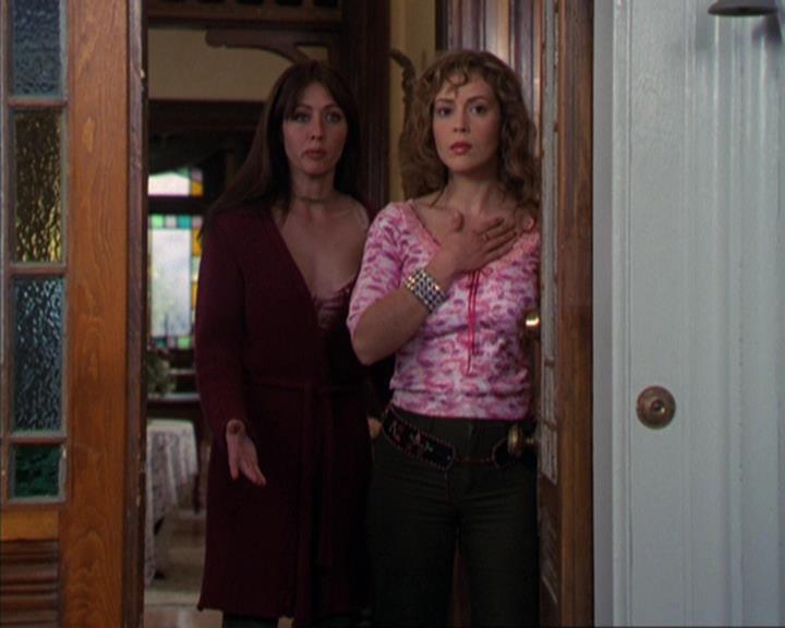 Charmed-Online-dot-316DeathTakesAHalliwell0474.jpg
