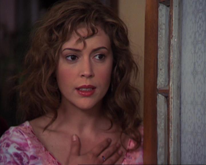 Charmed-Online-dot-316DeathTakesAHalliwell0481.jpg Charmed-Online-dot-316DeathTakesAHalliwell0481.jpg