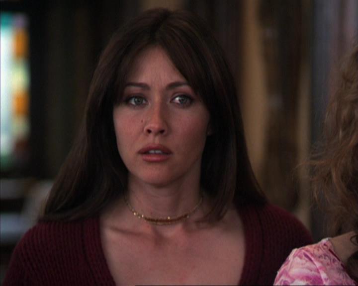 Charmed-Online-dot-316DeathTakesAHalliwell0488.jpg
