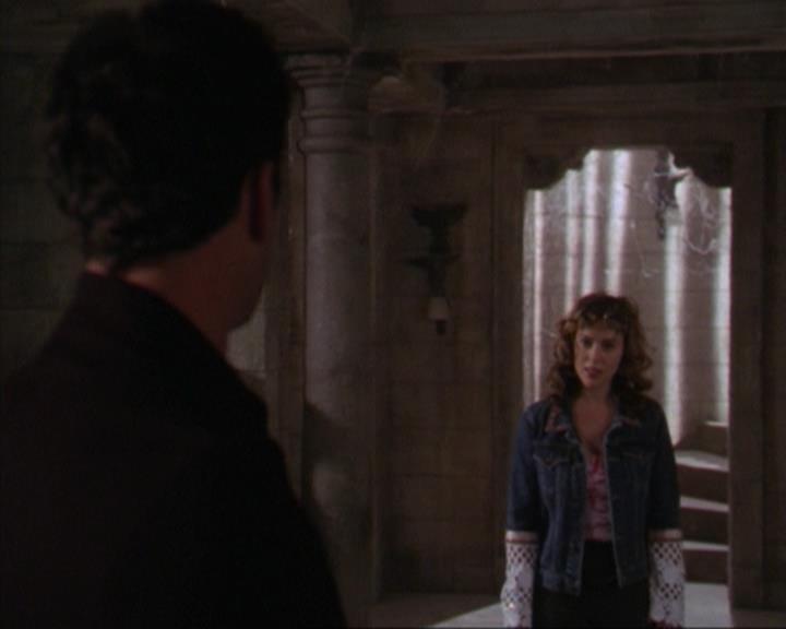 Charmed-Online-dot-316DeathTakesAHalliwell0532.jpg Charmed-Online-dot-316DeathTakesAHalliwell0532.jpg