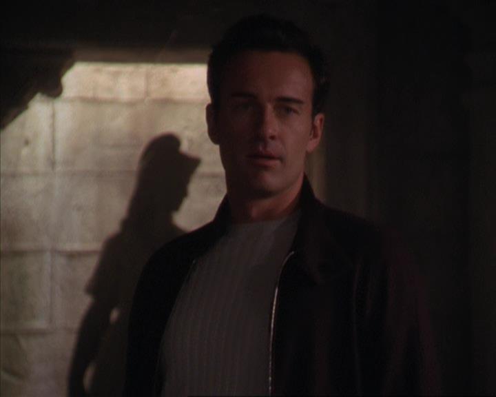 Charmed-Online-dot-316DeathTakesAHalliwell0533.jpg Charmed-Online-dot-316DeathTakesAHalliwell0533.jpg