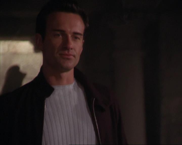 Charmed-Online-dot-316DeathTakesAHalliwell0535.jpg Charmed-Online-dot-316DeathTakesAHalliwell0535.jpg