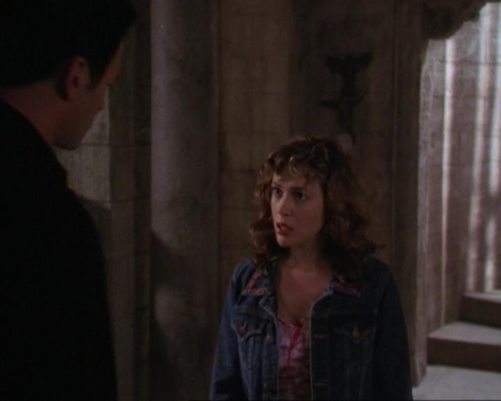 Charmed-Online-dot-316DeathTakesAHalliwell0537.jpg Charmed-Online-dot-316DeathTakesAHalliwell0537.jpg