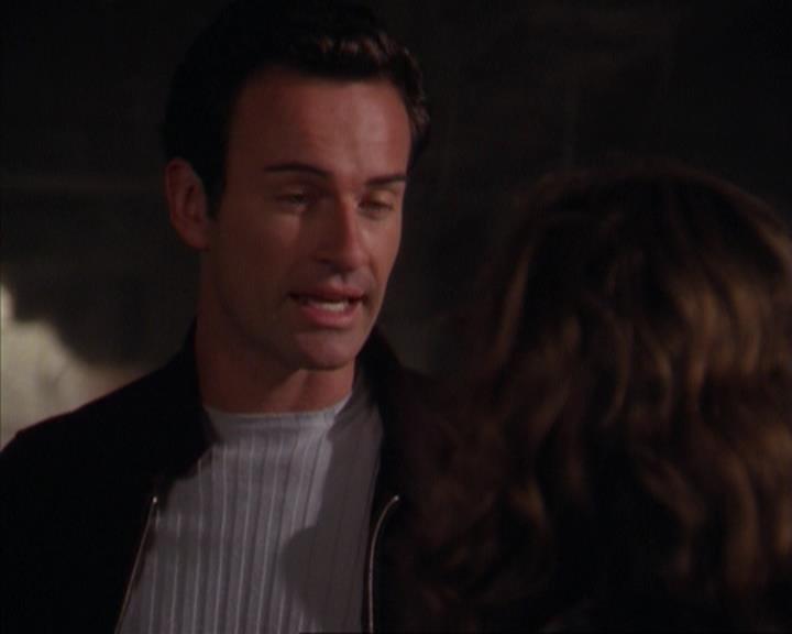 Charmed-Online-dot-316DeathTakesAHalliwell0548.jpg Charmed-Online-dot-316DeathTakesAHalliwell0548.jpg