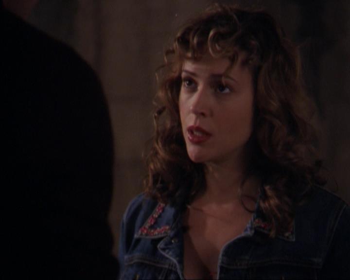 Charmed-Online-dot-316DeathTakesAHalliwell0556.jpg Charmed-Online-dot-316DeathTakesAHalliwell0556.jpg