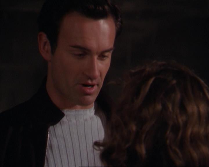 Charmed-Online-dot-316DeathTakesAHalliwell0561.jpg Charmed-Online-dot-316DeathTakesAHalliwell0561.jpg