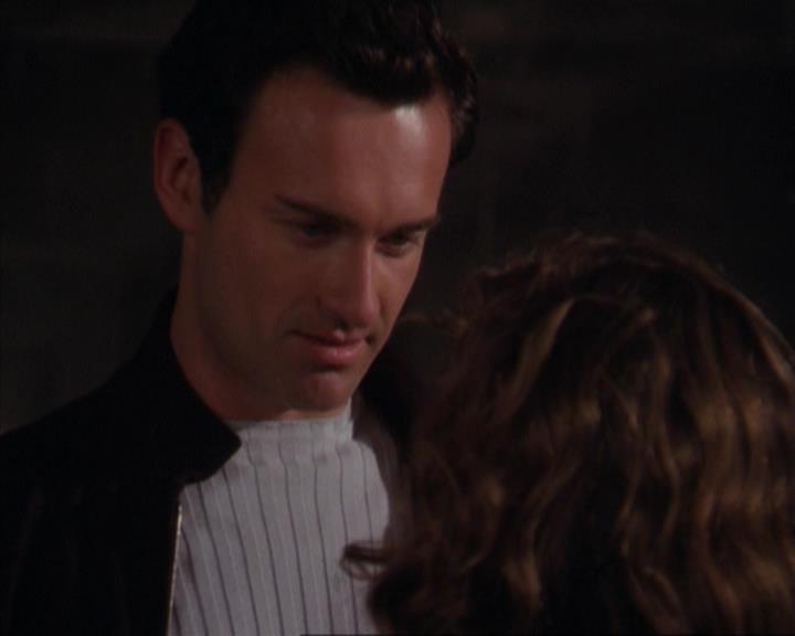 Charmed-Online-dot-316DeathTakesAHalliwell0562.jpg Charmed-Online-dot-316DeathTakesAHalliwell0562.jpg