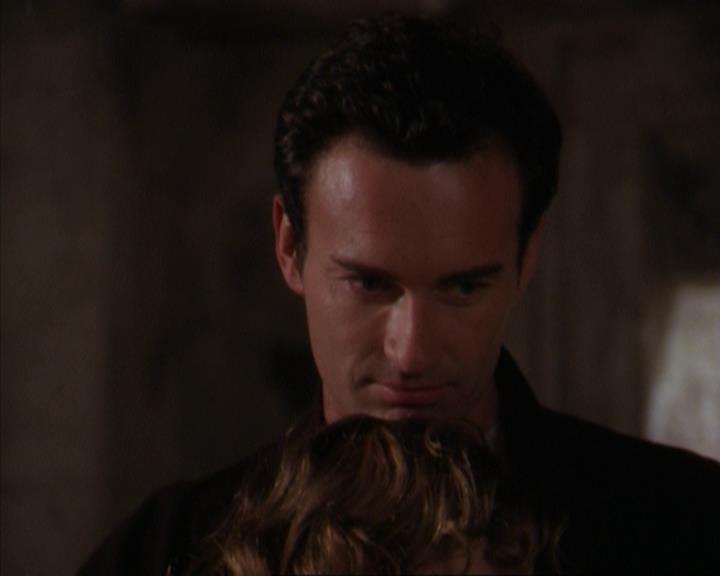 Charmed-Online-dot-316DeathTakesAHalliwell0598.jpg Charmed-Online-dot-316DeathTakesAHalliwell0598.jpg