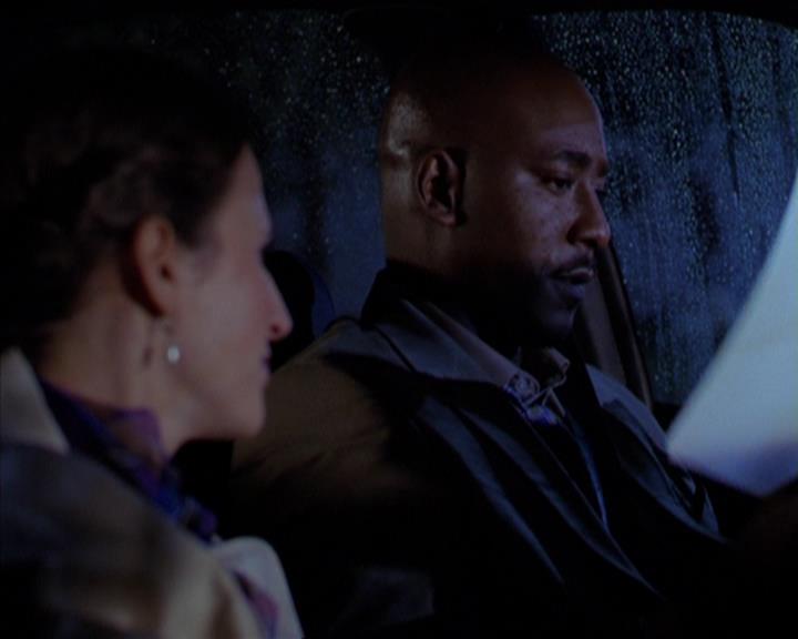 Charmed-Online-dot-316DeathTakesAHalliwell0624.jpg Charmed-Online-dot-316DeathTakesAHalliwell0624.jpg