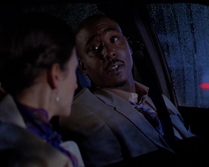 Charmed-Online-dot-316DeathTakesAHalliwell0644.jpg Charmed-Online-dot-316DeathTakesAHalliwell0644.jpg