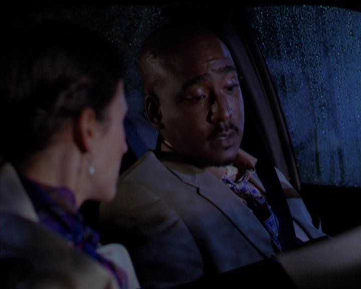 Charmed-Online-dot-316DeathTakesAHalliwell0646.jpg Charmed-Online-dot-316DeathTakesAHalliwell0646.jpg