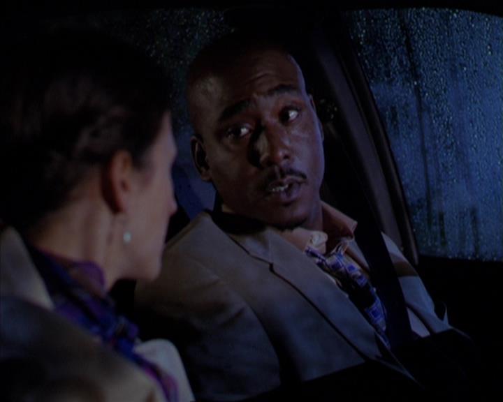 Charmed-Online-dot-316DeathTakesAHalliwell0647.jpg Charmed-Online-dot-316DeathTakesAHalliwell0647.jpg