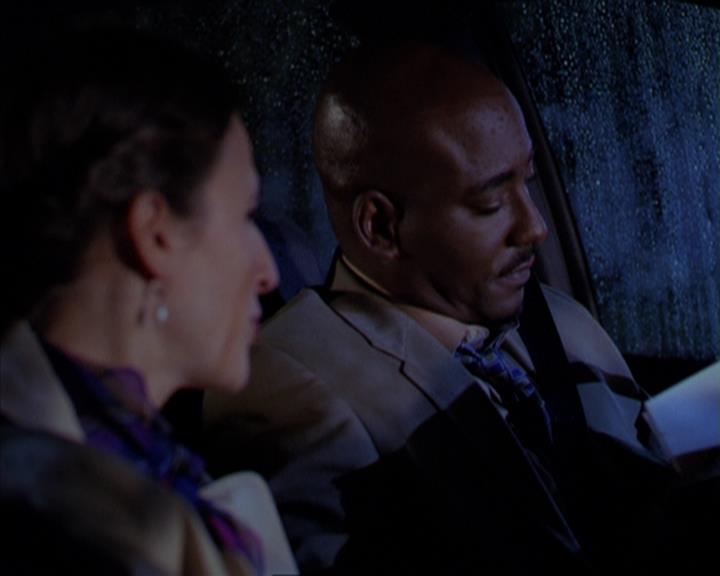 Charmed-Online-dot-316DeathTakesAHalliwell0655.jpg Charmed-Online-dot-316DeathTakesAHalliwell0655.jpg