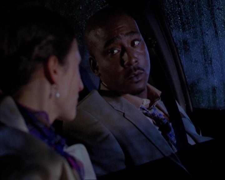 Charmed-Online-dot-316DeathTakesAHalliwell0667.jpg Charmed-Online-dot-316DeathTakesAHalliwell0667.jpg