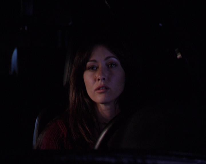 Charmed-Online-dot-316DeathTakesAHalliwell0678.jpg Charmed-Online-dot-316DeathTakesAHalliwell0678.jpg