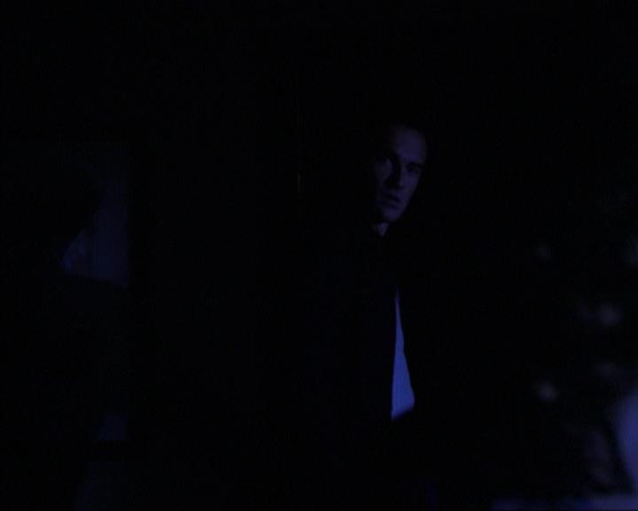 Charmed-Online-dot-316DeathTakesAHalliwell0699.jpg Charmed-Online-dot-316DeathTakesAHalliwell0699.jpg