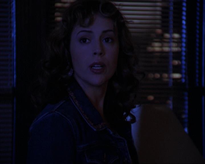 Charmed-Online-dot-316DeathTakesAHalliwell0703.jpg