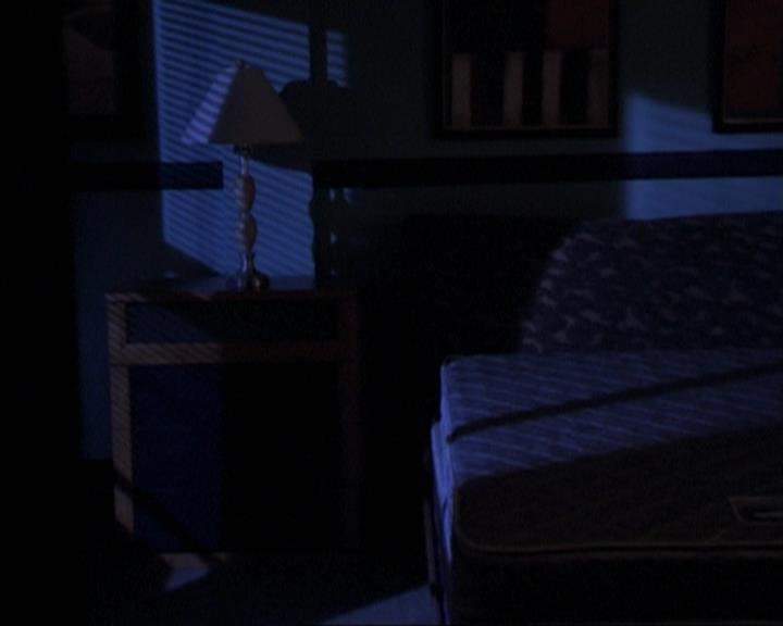 Charmed-Online-dot-316DeathTakesAHalliwell0717.jpg Charmed-Online-dot-316DeathTakesAHalliwell0717.jpg