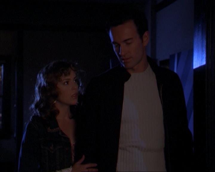 Charmed-Online-dot-316DeathTakesAHalliwell0728.jpg Charmed-Online-dot-316DeathTakesAHalliwell0728.jpg