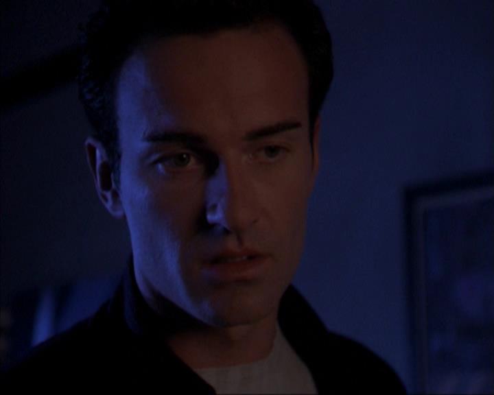 Charmed-Online-dot-316DeathTakesAHalliwell0743.jpg Charmed-Online-dot-316DeathTakesAHalliwell0743.jpg