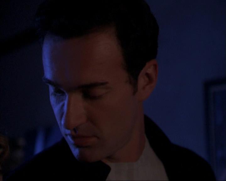 Charmed-Online-dot-316DeathTakesAHalliwell0750.jpg Charmed-Online-dot-316DeathTakesAHalliwell0750.jpg