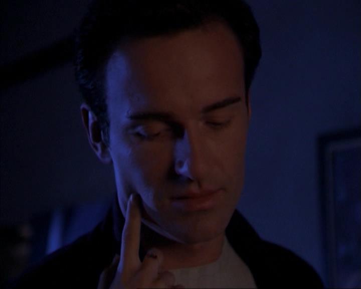 Charmed-Online-dot-316DeathTakesAHalliwell0763.jpg Charmed-Online-dot-316DeathTakesAHalliwell0763.jpg