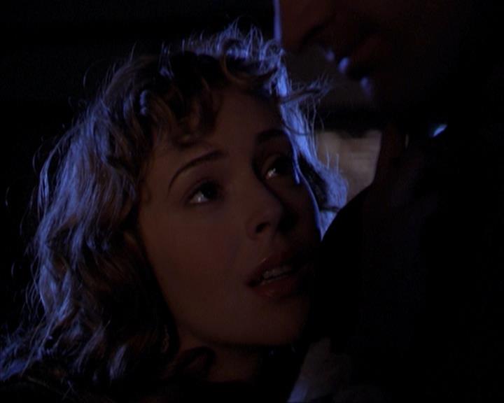 Charmed-Online-dot-316DeathTakesAHalliwell0765.jpg Charmed-Online-dot-316DeathTakesAHalliwell0765.jpg