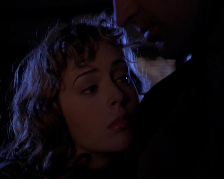 Charmed-Online-dot-316DeathTakesAHalliwell0771.jpg Charmed-Online-dot-316DeathTakesAHalliwell0771.jpg