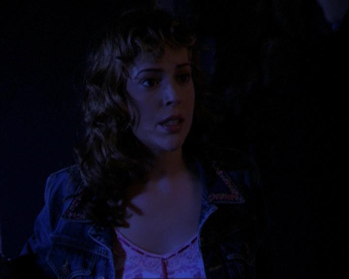 Charmed-Online-dot-316DeathTakesAHalliwell0800.jpg Charmed-Online-dot-316DeathTakesAHalliwell0800.jpg