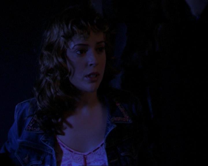 Charmed-Online-dot-316DeathTakesAHalliwell0801.jpg