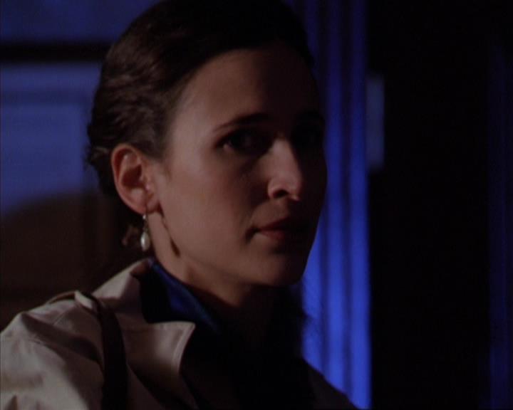 Charmed-Online-dot-316DeathTakesAHalliwell0855.jpg Charmed-Online-dot-316DeathTakesAHalliwell0855.jpg