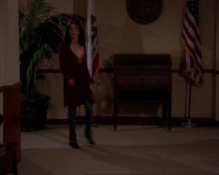 Charmed-Online-dot-316DeathTakesAHalliwell0859.jpg