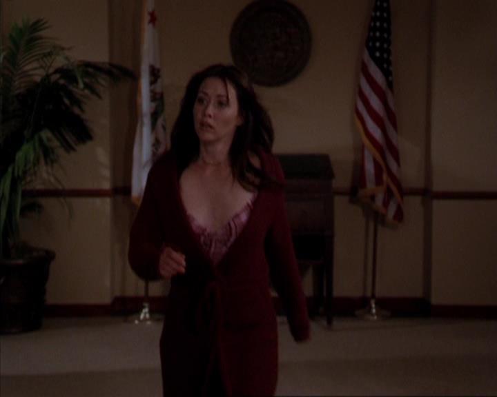 Charmed-Online-dot-316DeathTakesAHalliwell0861.jpg