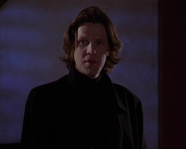 Charmed-Online-dot-316DeathTakesAHalliwell0888.jpg Charmed-Online-dot-316DeathTakesAHalliwell0888.jpg