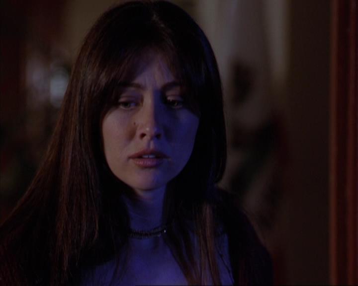 Charmed-Online-dot-316DeathTakesAHalliwell0895.jpg