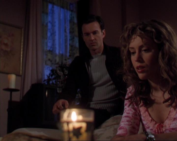 Charmed-Online-dot-316DeathTakesAHalliwell0927.jpg Charmed-Online-dot-316DeathTakesAHalliwell0927.jpg