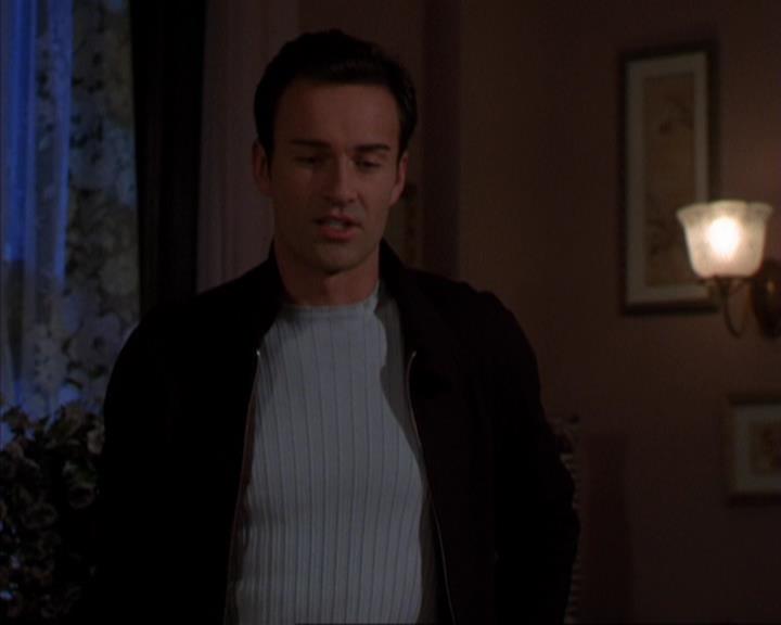 Charmed-Online-dot-316DeathTakesAHalliwell0947.jpg Charmed-Online-dot-316DeathTakesAHalliwell0947.jpg