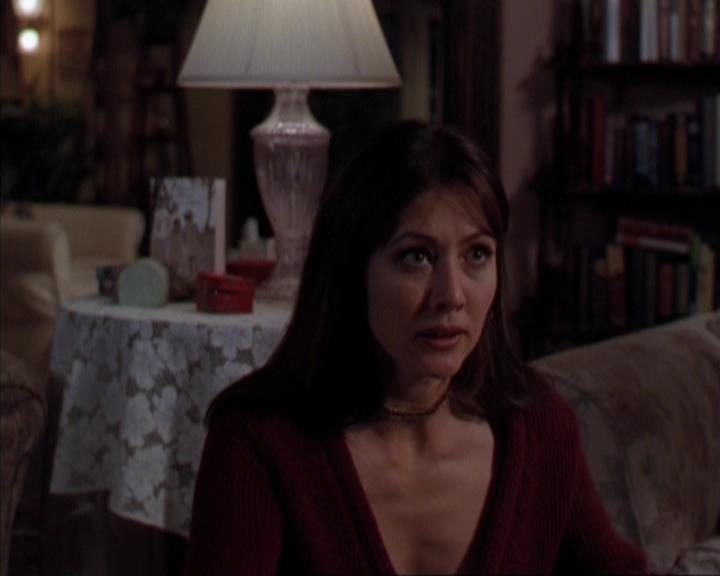 Charmed-Online-dot-316DeathTakesAHalliwell0965.jpg