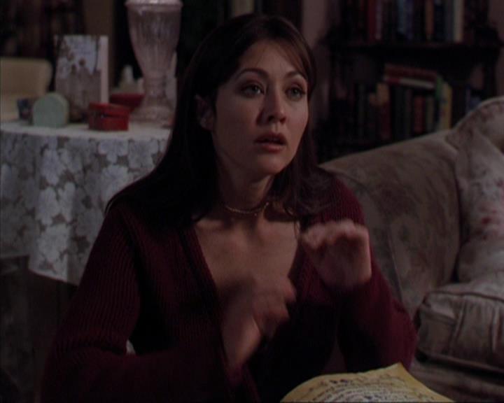 Charmed-Online-dot-316DeathTakesAHalliwell0968.jpg