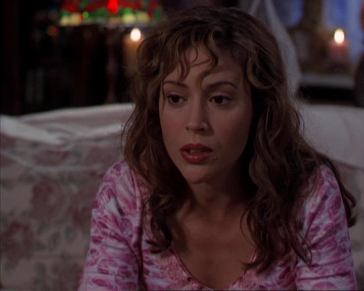 Charmed-Online-dot-316DeathTakesAHalliwell0972.jpg