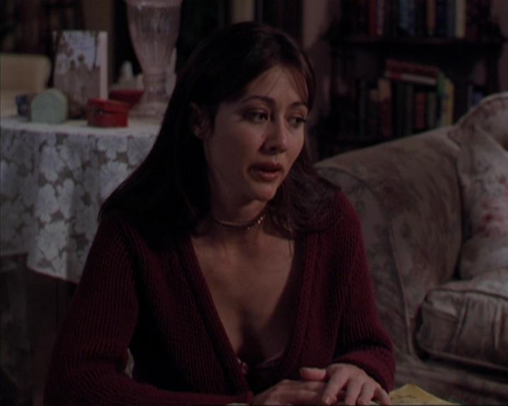 Charmed-Online-dot-316DeathTakesAHalliwell0974.jpg