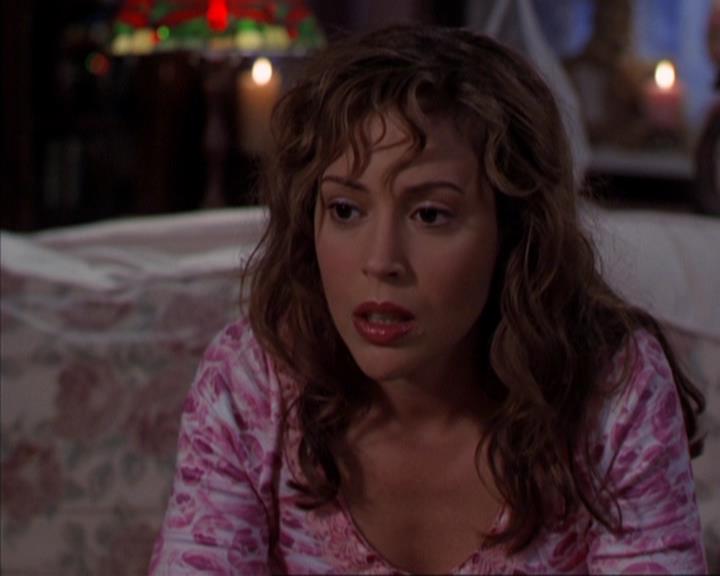 Charmed-Online-dot-316DeathTakesAHalliwell0975.jpg
